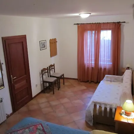 Apartments Ruby Funtana